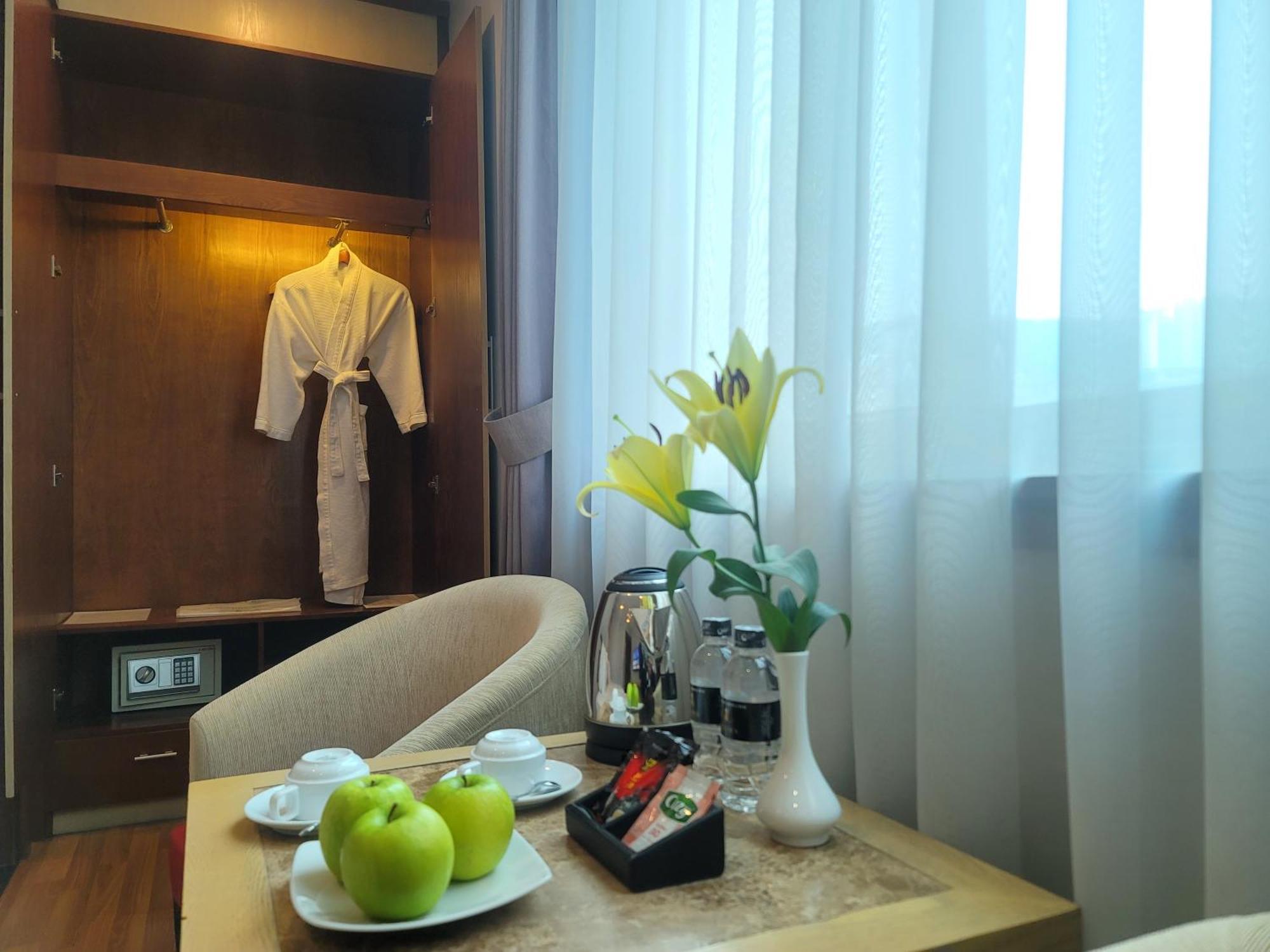 Luxeden Hotel Ханой Екстериор снимка